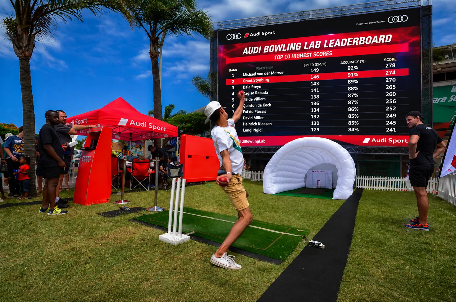 Live Social Screen — Audi Bowling Lab